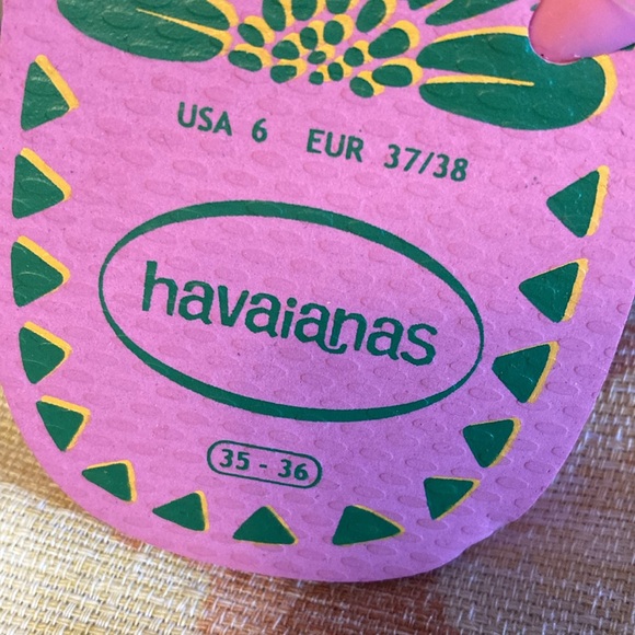 NWOT pink and green Havaianas size 35/36, US size 6. Purchased in Rio de Janiero - Picture 2 of 6